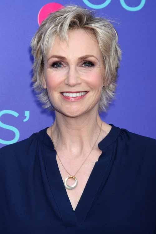 5 Classic And Simple Short Hairstyles For Women Over 50