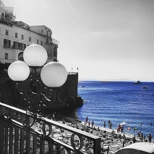 amalfi coast is a most popular honeymoon spot in italy