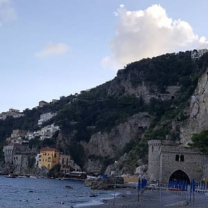 amalfi coast is a most popular honeymoon spot in italy